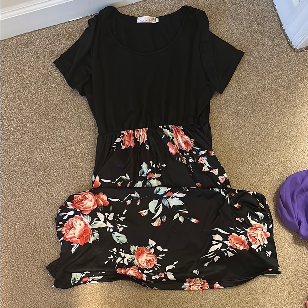 Black and Orange Fit and Flare Maxi Dress with Crew Neck